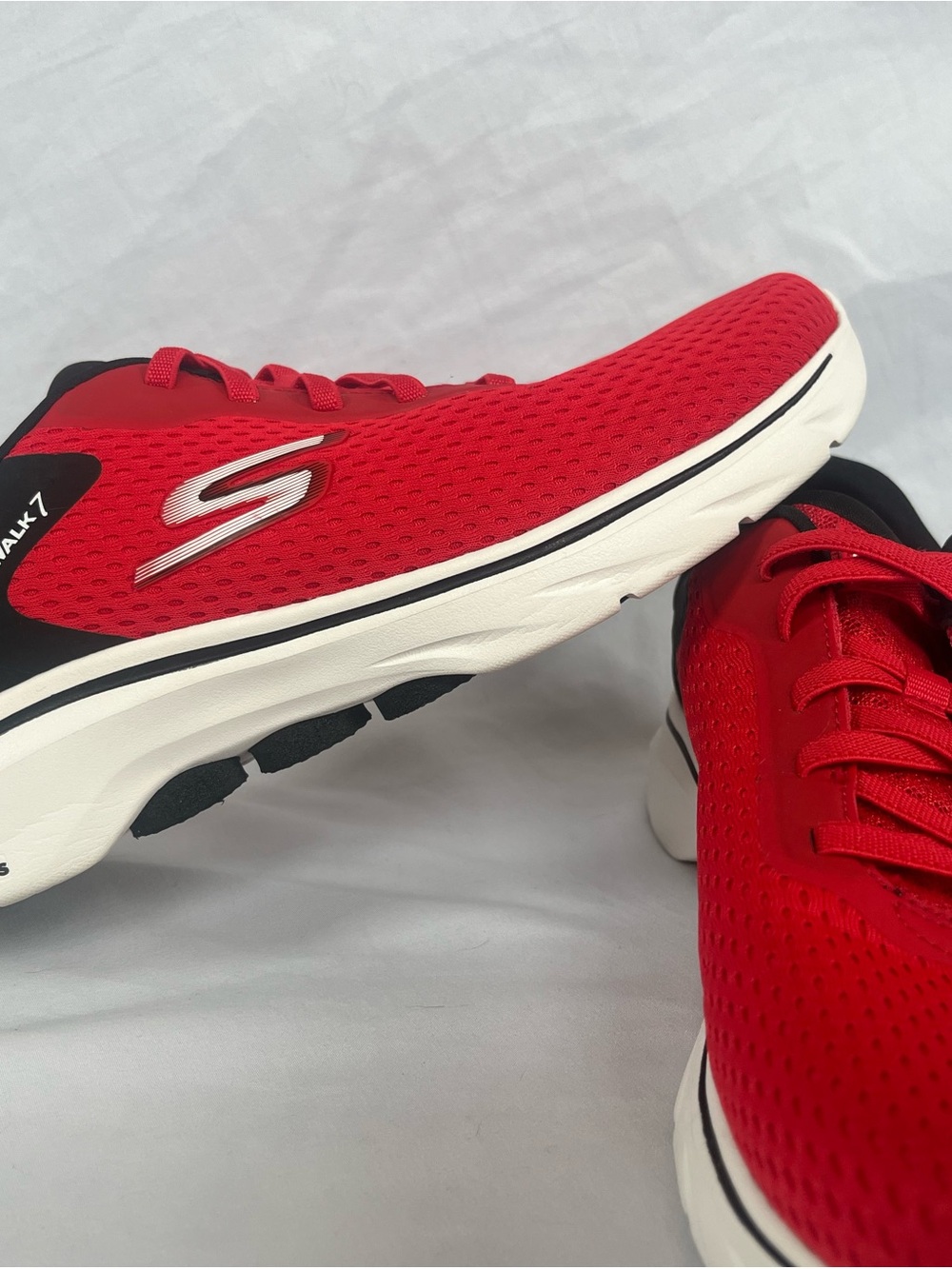 SKECHERS GOwalk Men's size 9 Red Black White Lace Up